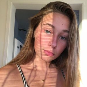 Meet your Posher, Malia